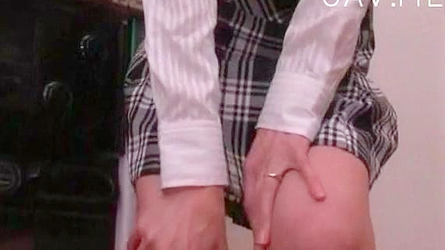 Dashing Guy Seduces Schoolgirl 18+ Right There in Kitchen