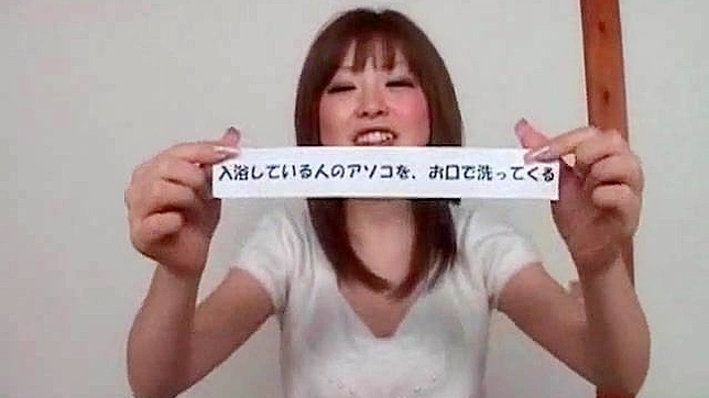 Teen 18+ Seductress Goes Naughty Underwater During Bath Adventure