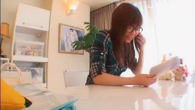 Huge Cock Makes Amateur Beauty Cries Out in Pleasure and Lust