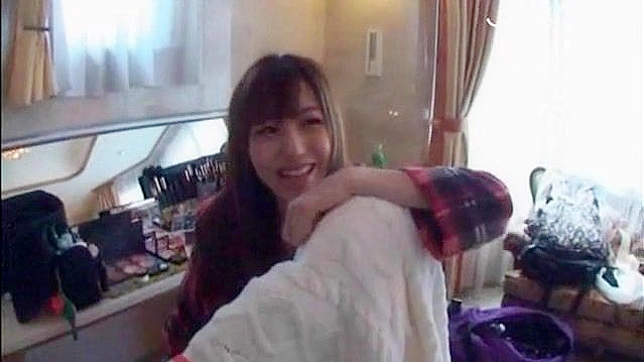 Sultry Girlfriend Shows Off Her Cam Skills With Hot Blowjob