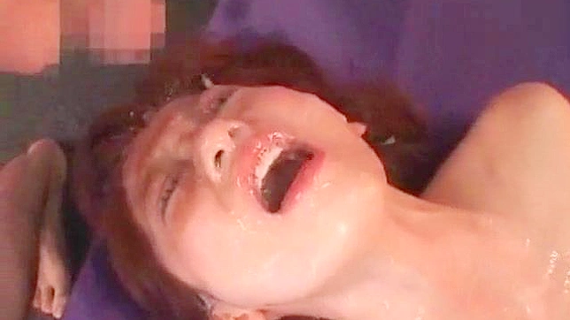Cum Splashes On Her Face After A Hot Fuck With Beast Mode Partner