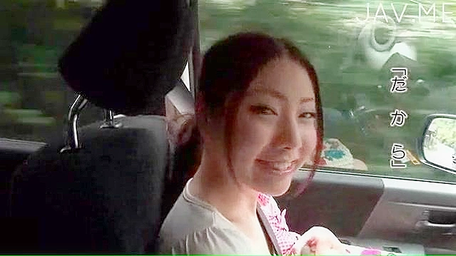 Irresistible Asian Beauty Gives a Seductive Cock-Sucking Experience