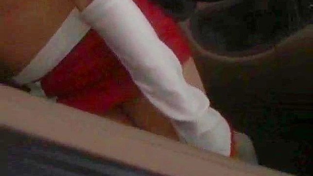Amateur Chick Gets Naughtily Fingered For Naughty Pleasure
