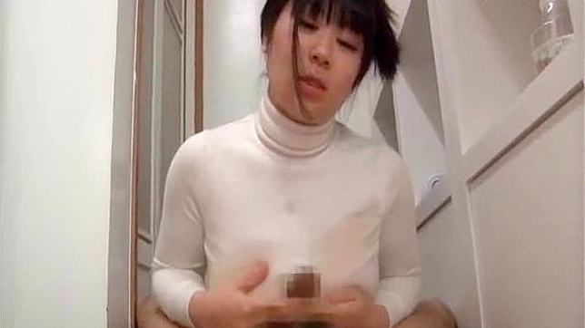 Kneeling Lovely Babe Gives Blazing Blowjob to Tasty Dong