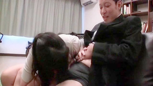 Amateur Babe Craves Rough Oral Before Desiring More Sex