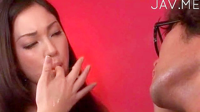 Seductive Amateur Chick Teases Stud into Zealous Handjob Orgasm