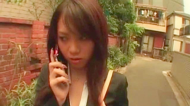 Exploring The Hairy Beaver Of A Stunning Amateur Asian Chick