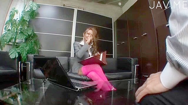 Sizzling Tanned Beauty Licks Stud's Cock With Her Hot Mouth