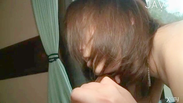 Exploring Amateur Beauty’s Hairy Pussy With Passionate Licks