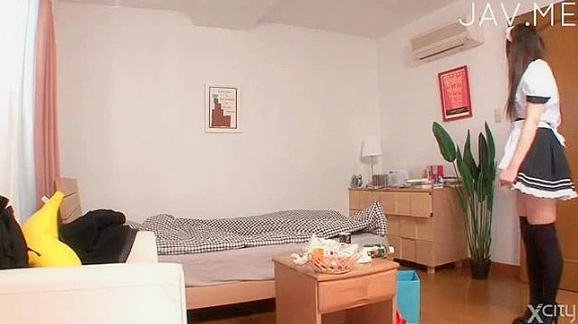 Dreamy Thai Beauty Gives Blowjob Before Hot Sexual Encounter