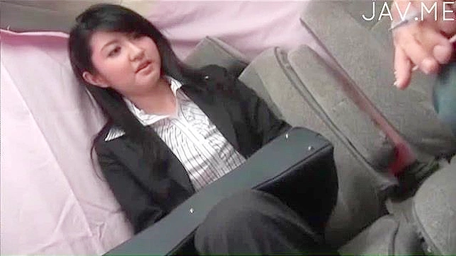 Tight Pussy Queen Enjoys Stretching With A Massive Cock In Her