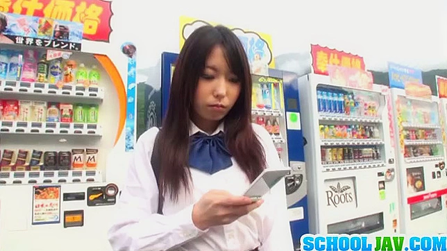 Tight Cunt Showed Off by Sexy Babe Gets Banged Hard Later