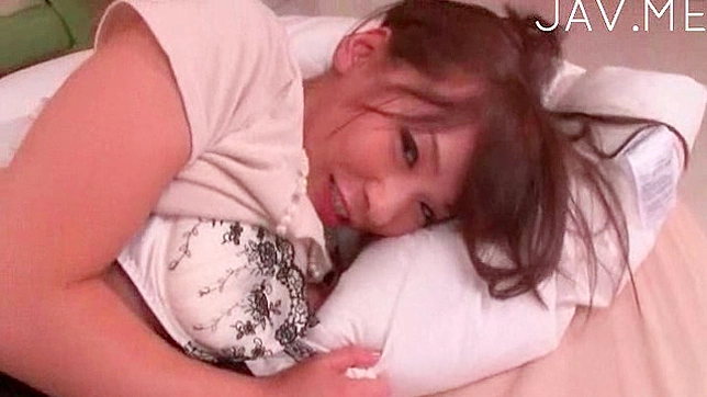 Sexy Babe Takes Two Big Dicks for Extreme Pleasure