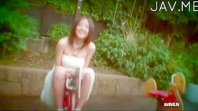 Tight-Haired Sweet Amateur Asian Darling Shares Cunt