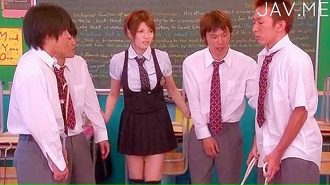 Intoxicating Brunette Tempts with Mouthwatering Blowjob Fantasies