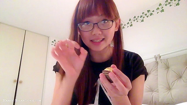 Harriet Sugarcookies Tempts You With Her Sultry Vlogs!