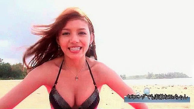 Seductive Asian Cutie Shows Her Perfect Ass Off Close-Up