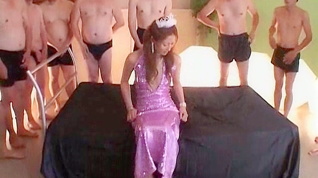 Flexible Japanese Chick Eats Dick Before Raging Pussy Fuck