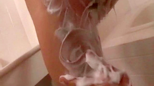 Elegant Japanese Beauty Gives Kinky Deep Blowjob On Her Knees