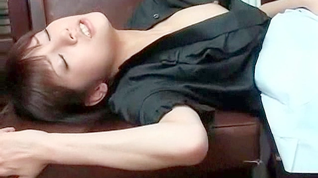 Sizzling Seductress Tempts Stud into Passionate Fuck Fest