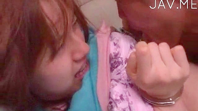 Hot Amateur Asian Chick Dazzles with Sultry Deepthroat Action