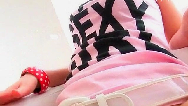 Sensual Asian Beauty Offers Her Tight Pussy For Sensual Pleasure