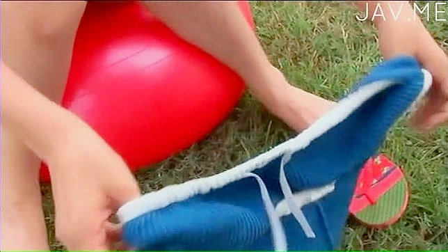 Hot Asian Chick in Bikini Craves Hardcore Pleasure Moments