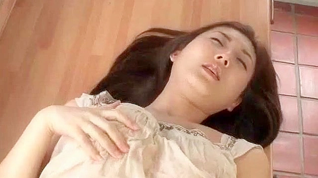 Gorgeous Wet Asian Chick Self-Pleasures Until Drenched & Ready