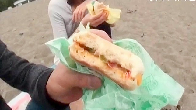 Amateur Asian Chick Gets Her Pussy Fingered Raunchily