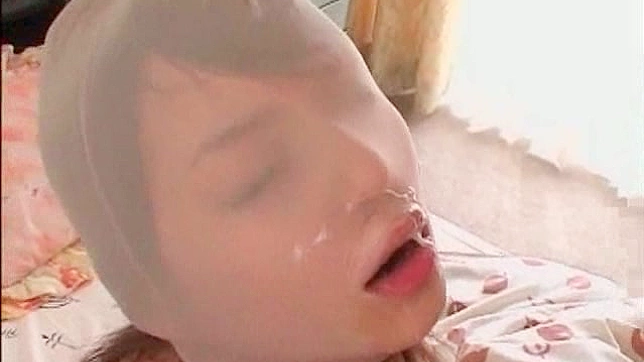 Masked Pantyhose Japanese Chick Gives Explicit Blowjob