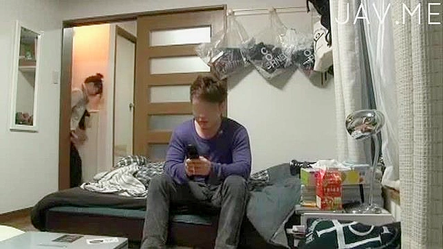 Japanese Chick Spreads Wildly For Pleasurable Snatch Filling