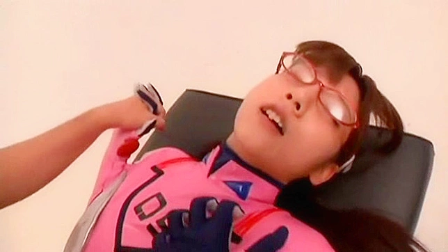 Schoolgirl's 18+ Kinky Pussy Stimulated Until She Moans Loudly