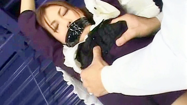 Curvy Ass Delights In A Perfect Porn Play Along Ride