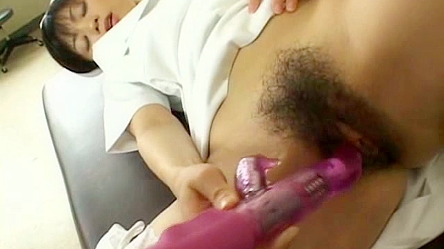 Seductive White Nurse Tempts Patient With Hot Oral Action