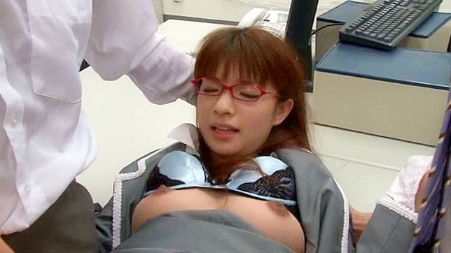 Akari’s Hot Fucking Ends In Sticky Cum Inside Her Pussy