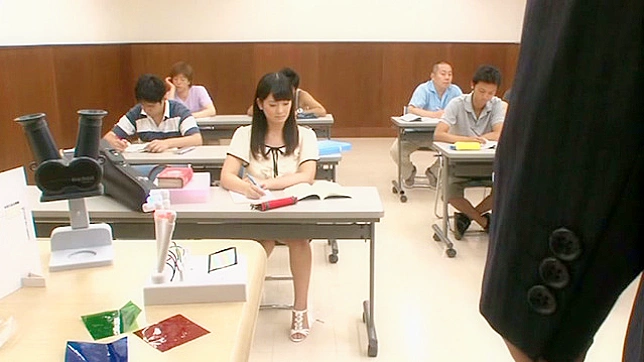 Hot Housekeeper Tempts Boss With Sultry Sex Appeal Secrets