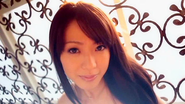 Hot Chick Gives Amazing Blowjob & Gets Big Cumshot On Face