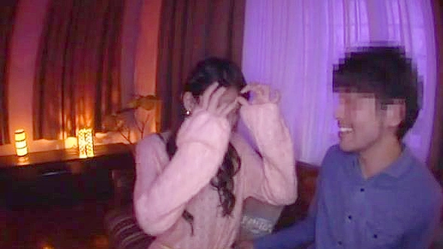 Sex-starved Amateur Overflows with Uncontrollable Lust Desire