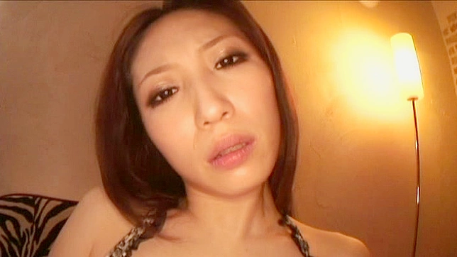 Divine Diva Deeply Sucks Hard Shaft For Pleasure