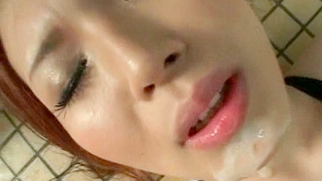 Leggy Cutie Shows Off Her Pussy Before Getting Penetrated