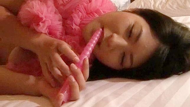 Sexy Fancy Girl 18+ Grabs Dildo To Drill Her Twat Hard & Deep