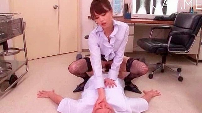 Seductive Maid Uses Feet During Naughtiest On-Cam Porn Encounter