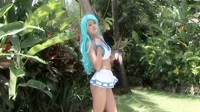 Sizzling Hottie Shows Off Her Irresistible Seductive Body