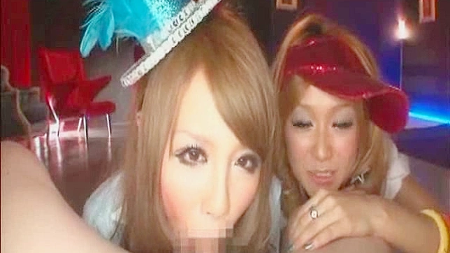 Sensual Babe Relishes Hard Cock in Her Lustful Mouth