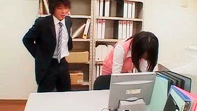 Joyful Japanese Star Gives Amazing Blowjob & Takes Facial Indoors