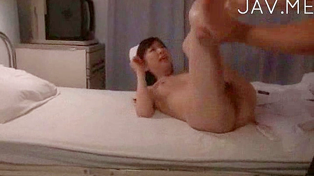 Hot Japanese Star Skillfully Masturbates Her Pussy Solo