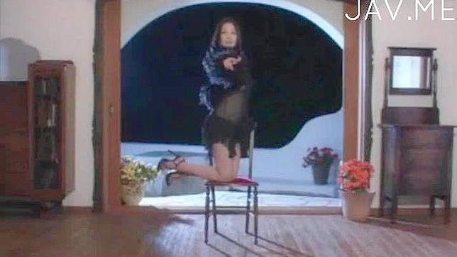 Cute Amateur Shows Off Hot Body Live On Cam Seductively