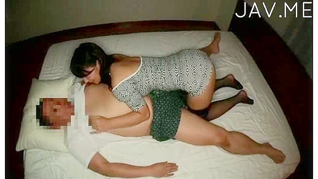 Seductive Brunette With Curvy Ass Takes Fat Cock Deep