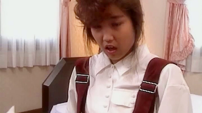 Hot Amateur Cutie Gets Her Pussy Pounded Hard & Wet