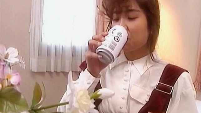 Hot Amateur Cutie Gets Her Pussy Pounded Hard & Wet